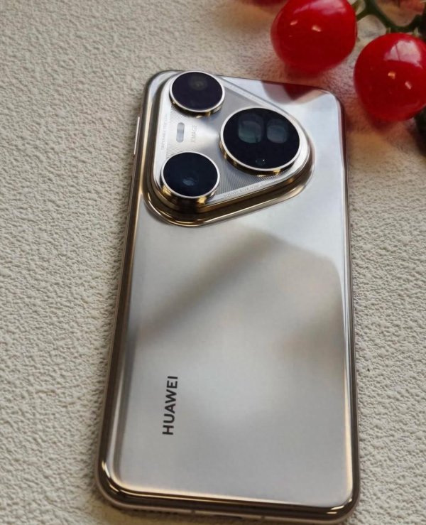 北京炒股配资 打工人周末的“秘密武器”: 华为Pura 80 Ultra, 解锁生活新轻松