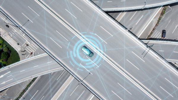 配资平台排名前10名 L2级辅助驾驶迎来强制国标：驾驶员手部或视线脱离超标后，一定时间内禁用系统